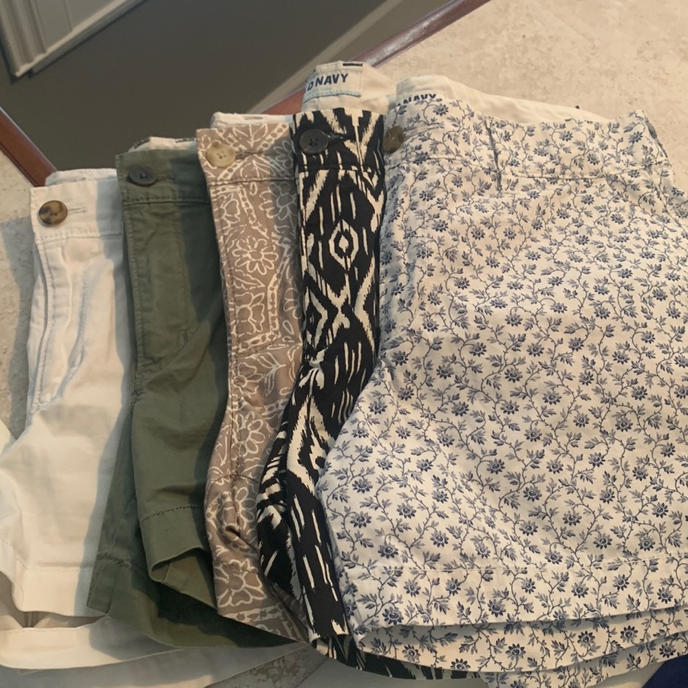 Set of 5 Old Navy size 8 shorts. Reposhed lost weight and are to big now.